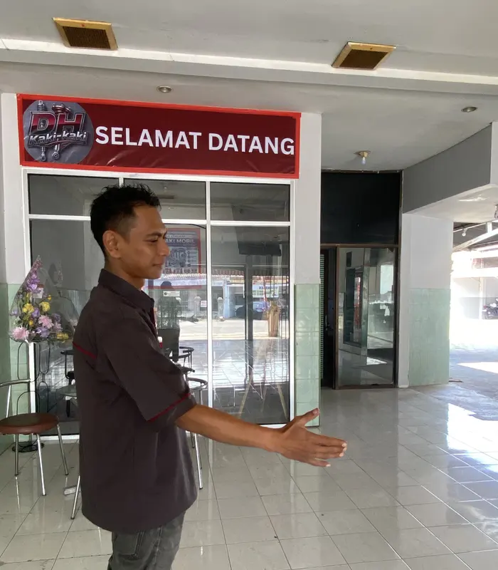Ramdhani, kepala bengkel DH Kaki-kaki